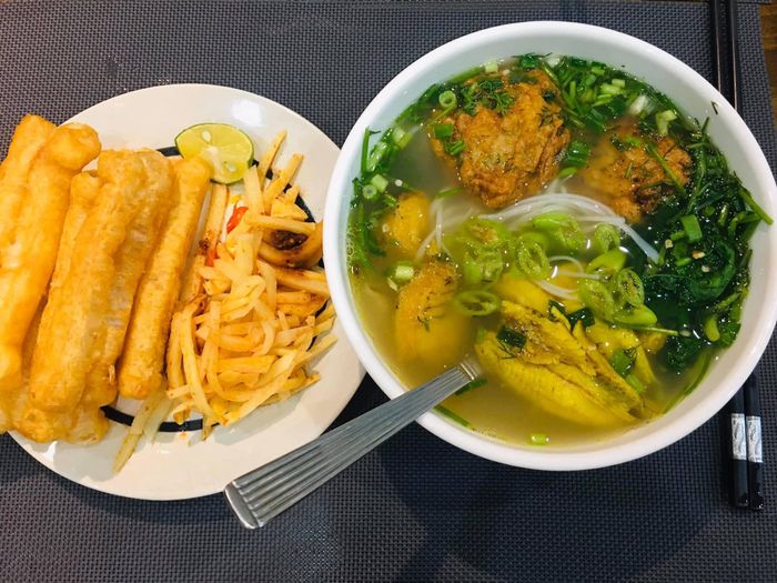 Ảnh 2 - Tô bún cá đầy ắp nguyên liệu tươi ngon tại Quỳnh Côi