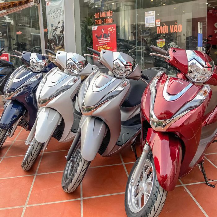 Không gian trưng bày sang trọng với đầy đủ các dòng xe mới nhất tại Head Honda Vitan