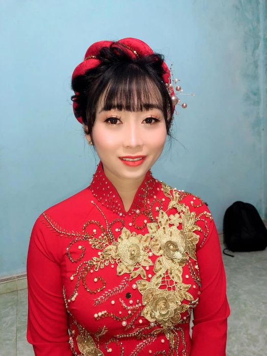 Hình ảnh trang điểm cô dâu tại Áo cưới Kim Hòa