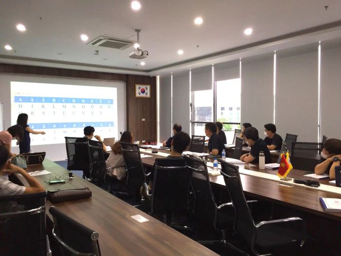 Hoạt động giảng dạy tại Trung Tâm Ngoại Ngữ Tin Học - ĐH Hùng Vương