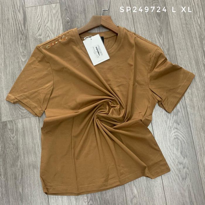 Không gian mua sắm tại Vic2T Store