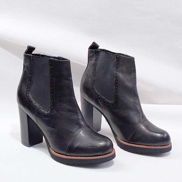Không gian mua sắm sang trọng tại Amanda Shoes - Hình ảnh 1