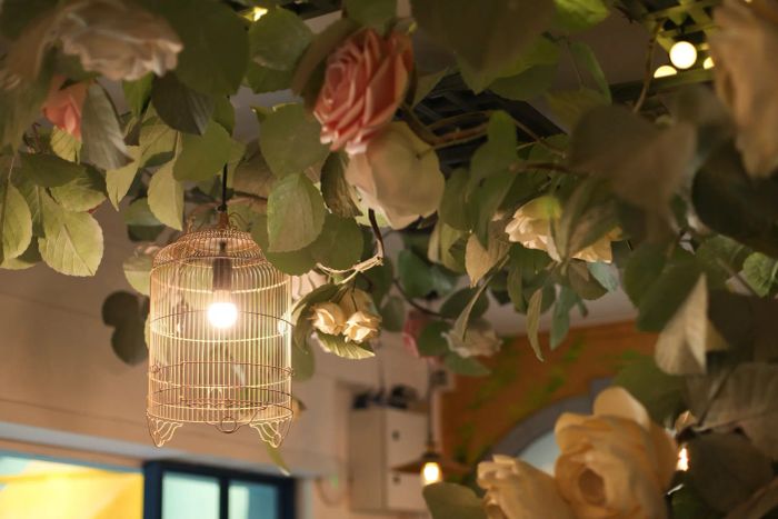 Hình ảnh không gian sang trọng tại TEASPOON Coffee & Tearoom