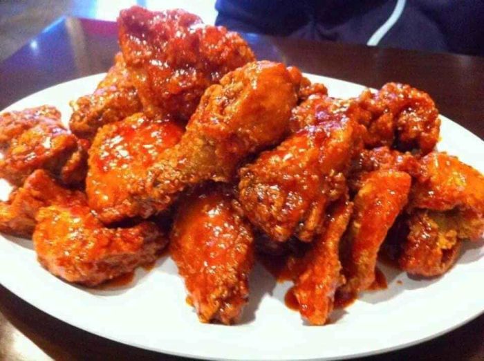 Không gian hiện đại tại 3H Chicken BBQ
