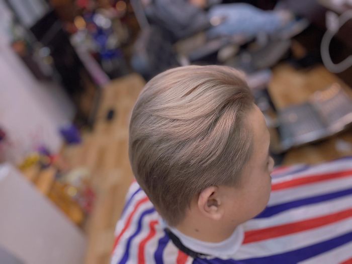 Không gian làm việc chuyên nghiệp của các barber tại Đình Hiển