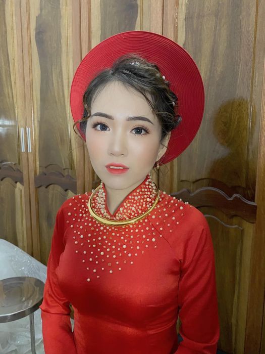 Khoảnh khắc cô dâu lộng lẫy tại Huệ Trần Makeup