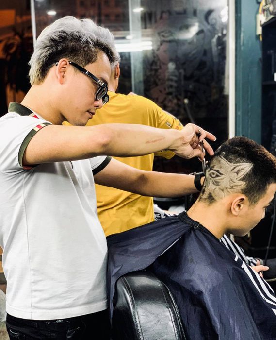 Hình ảnh tác phẩm tạo mẫu tóc nghệ thuật tại Hùng BarberShop