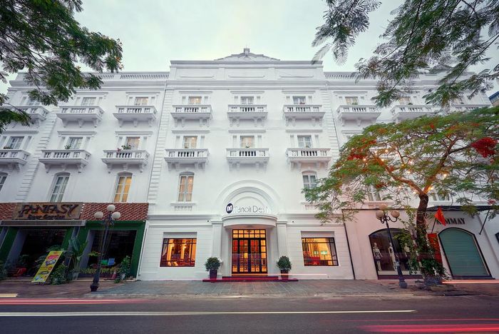 Manoir Des Arts Hotel - Kiến trúc Pháp cổ điển giữa lòng phố cảng