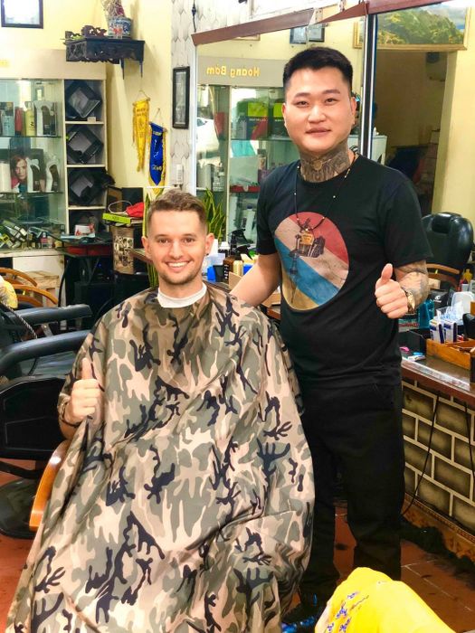 Hoàng Bờm Barber - Tattoo ảnh 1 - Hình ảnh đầu tiên giới thiệu không gian sang trọng và những tác phẩm nghệ thuật tóc nam độc đáo.
