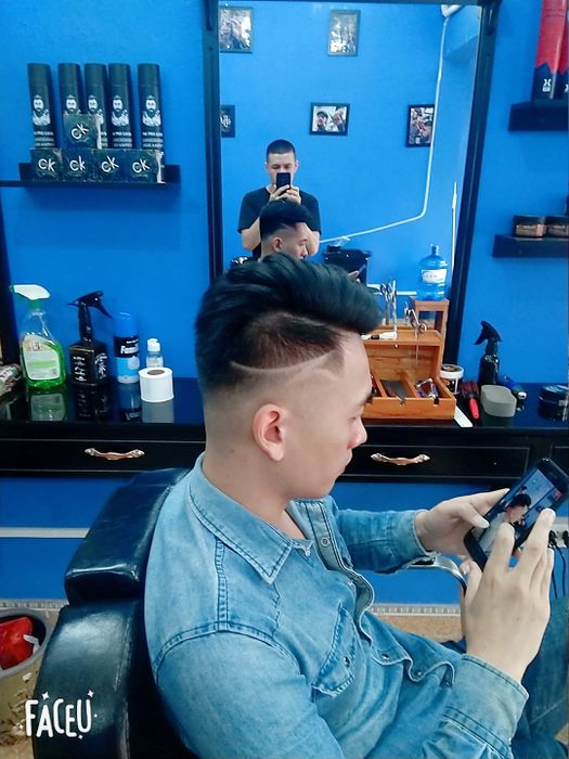 Không gian sang trọng và phong cách phục vụ chuyên nghiệp tại Barber Shop 1988 (Ảnh 1)