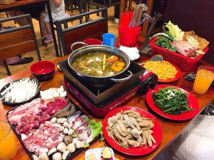Không gian ấm cúng tại Lẩu Thái Tomyum