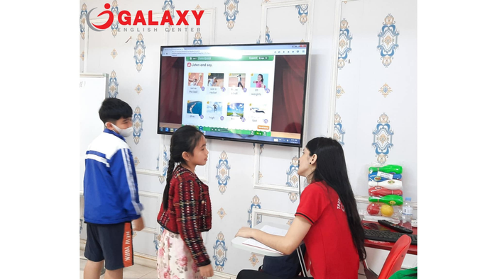 Giờ học tương tác sôi nổi tại Trung tâm Anh ngữ Galaxy