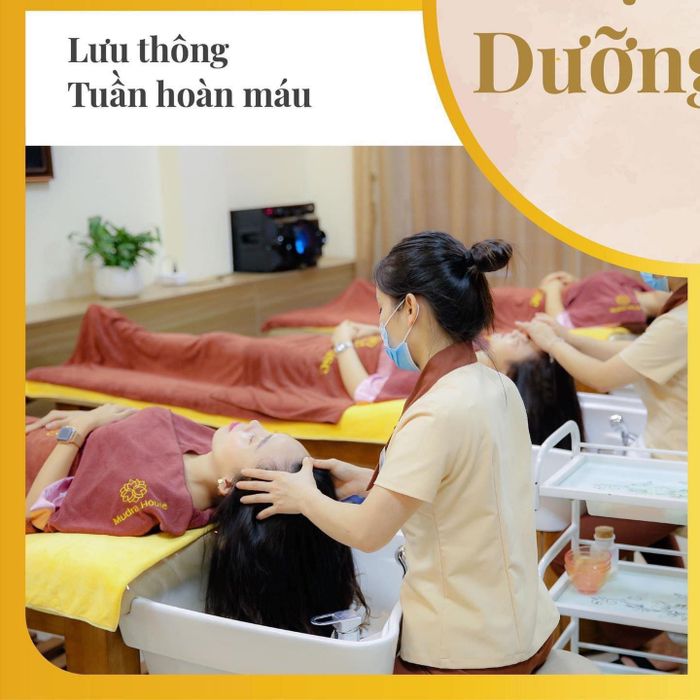 Hình ảnh trải nghiệm gội đầu dưỡng sinh tại Mudra House