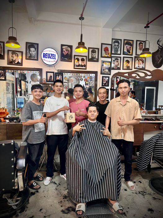 Không gian sang trọng và hiện đại tại Mr.Co BarberShop