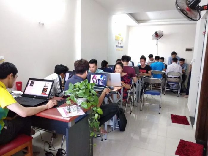 Hình ảnh lớp học thực hành tại Designtech