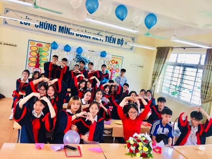 Hình ảnh khuôn viên xanh - sạch - đẹp tại THCS Đội Bình
