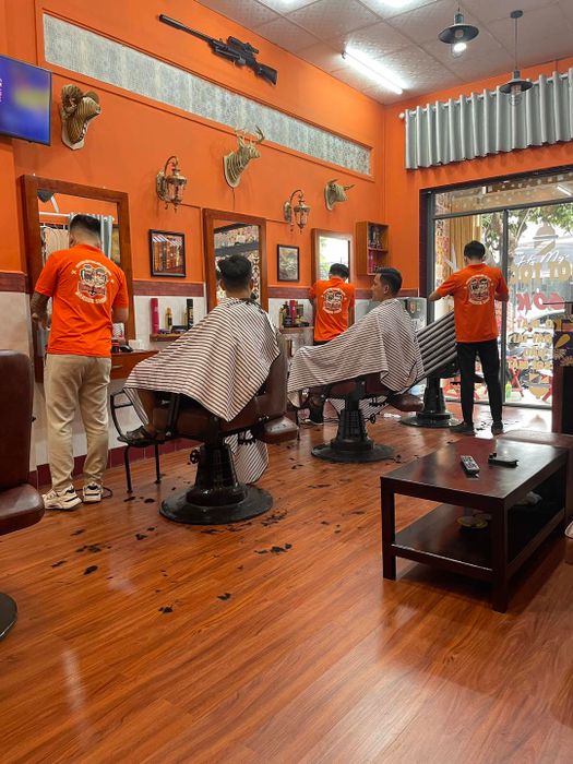 Quy trình cắt tóc chuyên nghiệp tại Ngọc Nhật Barber Shop