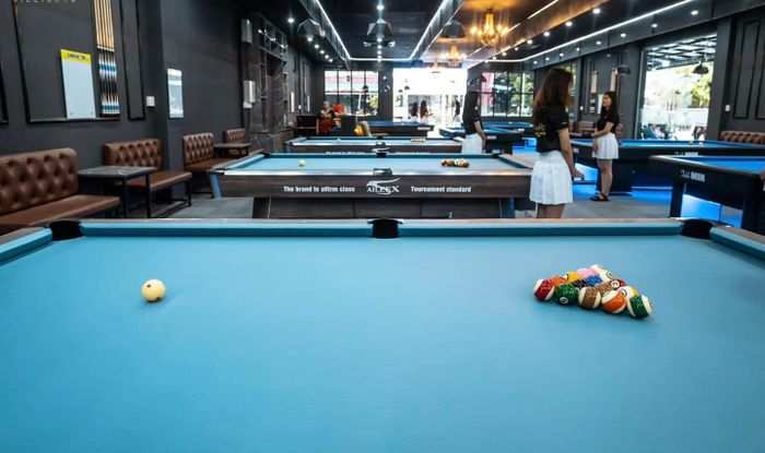 Hệ thống bàn bida cao cấp tại H2 Billiards Club