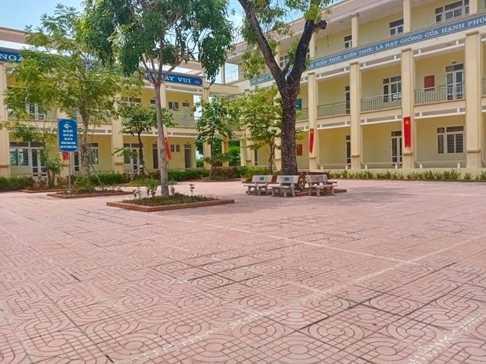 Hình ảnh khuôn viên trường THCS Đại Hùng - Nơi lưu giữ những giá trị truyền thống