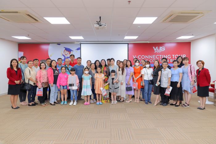 Hình ảnh học viên VUS trong giờ học tương tác