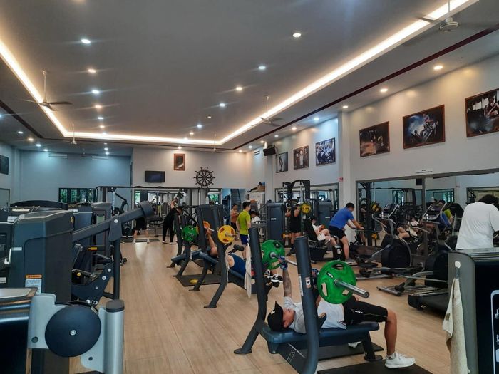 Không gian tập luyện hiện đại tại Gym & Fitness HQ