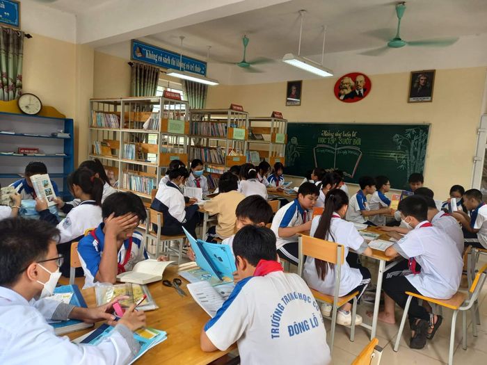 Hình ảnh khuôn viên xanh mát tại THCS Đông Lỗ