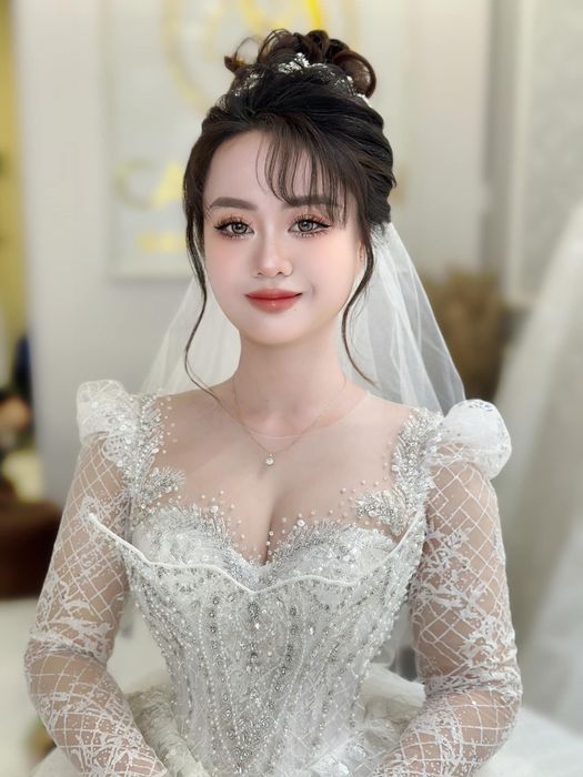 Cao Lê Diên Makeup - Khoảnh khắc tỏa sáng đầu tiên