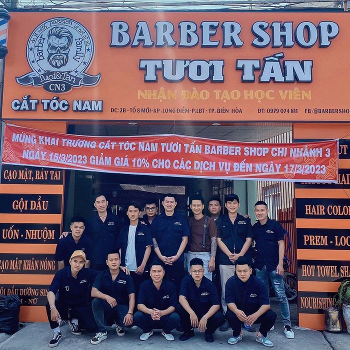 Quy trình cắt tóc chuyên nghiệp của các stylist tại Tươi Tấn Barber Shop