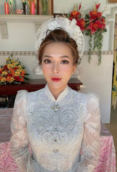 Hình ảnh cô dâu lộng lẫy qua bàn tay tài hoa của Chi Đinh Makeup
