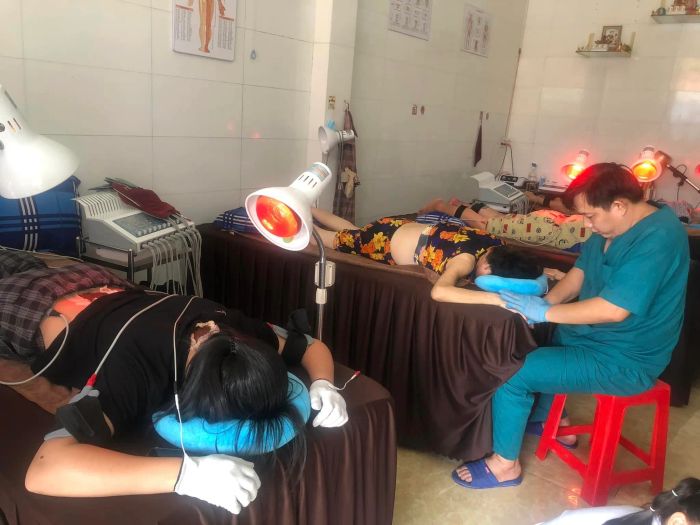 Hình ảnh thực tế quy trình trị liệu tại Phòng khám YHCT Dược Sài Gòn