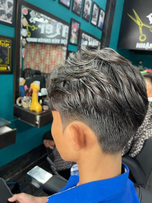 Không gian sang trọng và hiện đại tại Tyler Barbershop