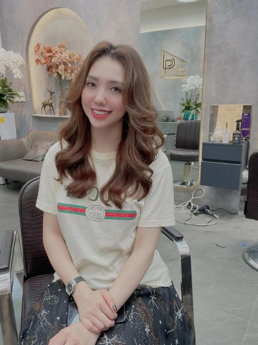 Hình ảnh không gian hiện đại tại Phạm Long Hair Salon