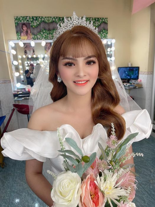 Khoảnh khắc tỏa sáng cùng Áo cưới Nghiêm Võ