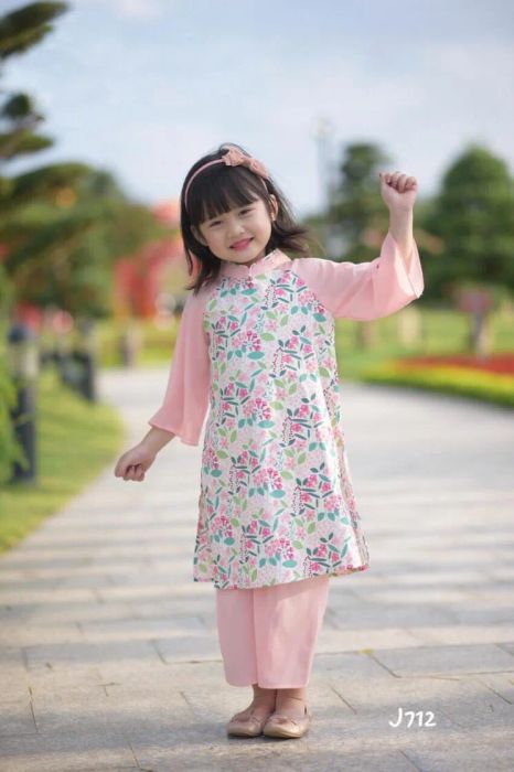 BST áo dài Tết cho bé đáng yêu tại CuteBaby