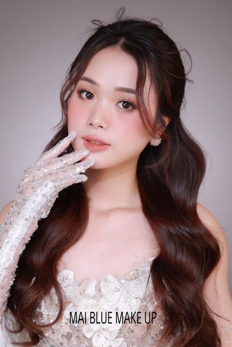 Khoảnh khắc tỏa sáng của cô dâu MaiBlue