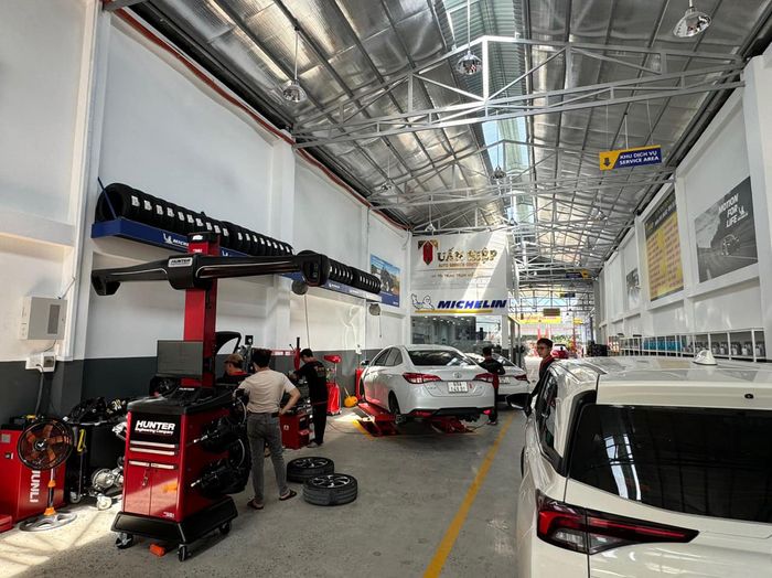 Không gian làm việc chuyên nghiệp tại Tuấn Hiệp Auto