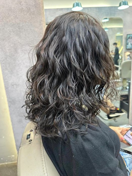 Không gian sang trọng tại Phạm Long Hair Salon