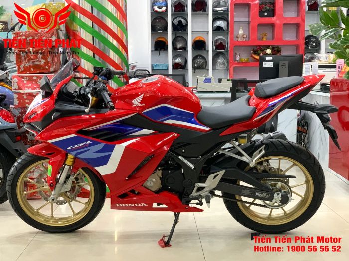 Hình ảnh không gian trưng bày ấn tượng tại Tiến Tiến Phát Motor