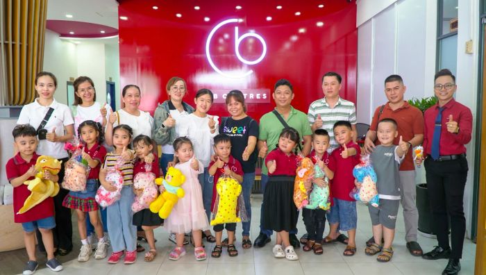 Hoạt động tương tác sôi nổi giữa giáo viên và học viên tại CB Centres