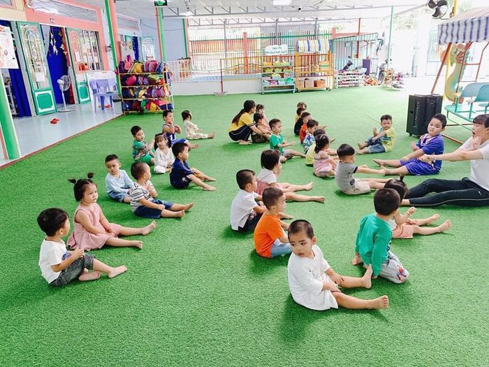 Hình ảnh hoạt động vui chơi của các bé tại trường
