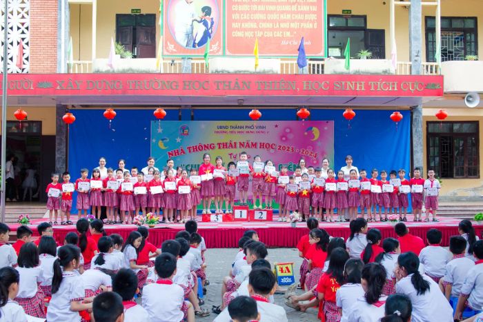 Khuôn viên xanh - sạch - đẹp của Tiểu học Hưng Dũng II