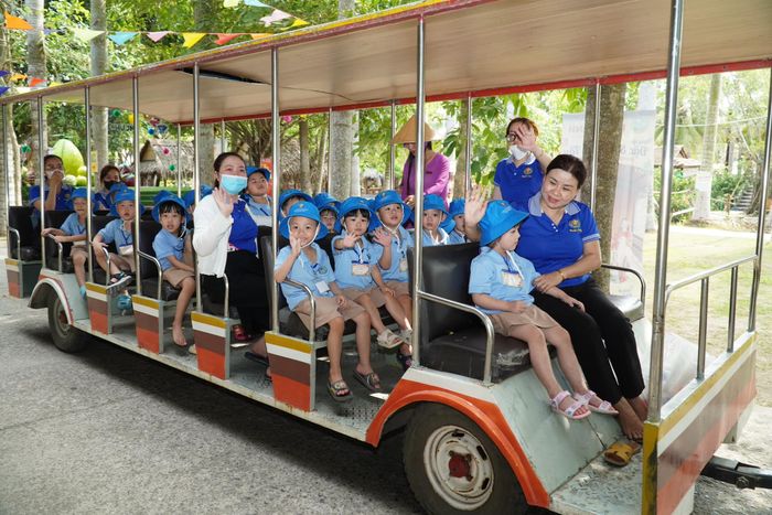 Hình ảnh giờ học STEAM Robotics đầy hứng khởi
