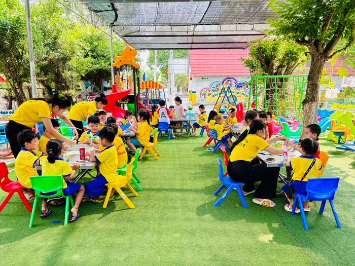 Hình ảnh hoạt động ngoại khóa đầy màu sắc tại Trạng Tí