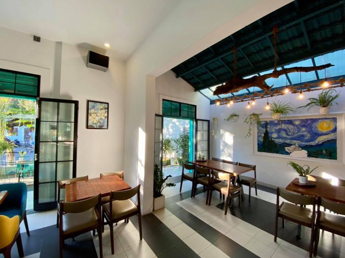 Góc sống ảo đầy nghệ thuật tại Gác Măng Rê
