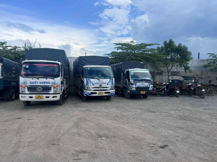 Hình ảnh đội xe vận tải Quốc Vương