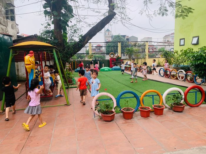 Hình ảnh hoạt động vui chơi ngoài trời tại Trường MN Sao Mai