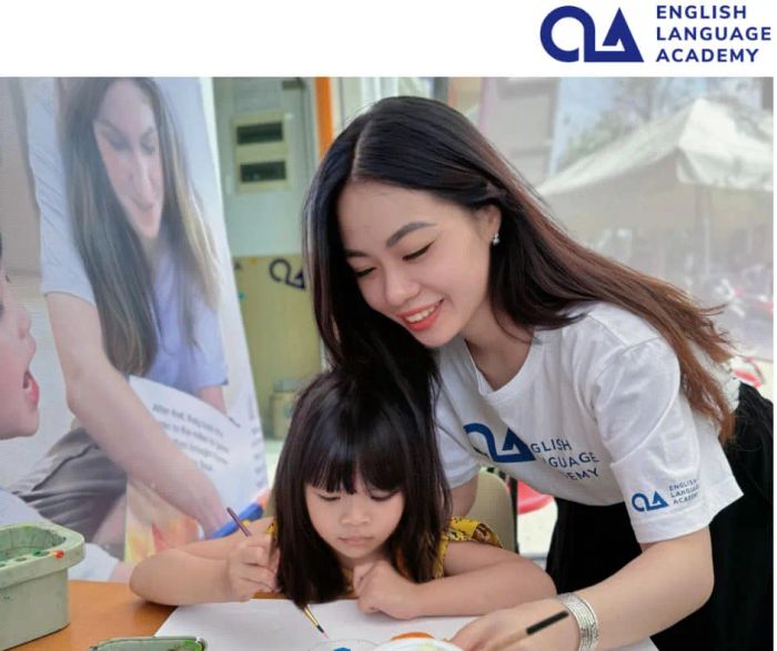 Hình ảnh lớp học sinh động tại OLA Academy Mỹ Tho