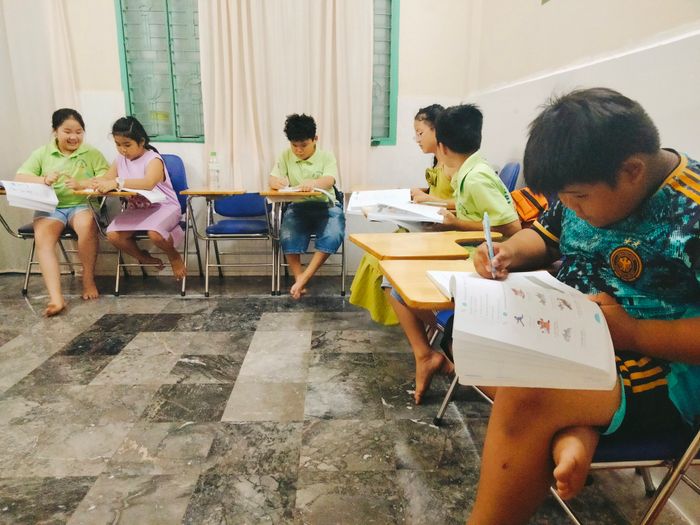 Hình ảnh lớp học năng động tại Trung Tâm Ngoại Ngữ Fly Up