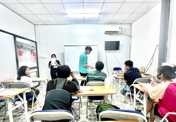 Hình ảnh lớp học tiếng Trung tại Trung tâm Ngoại Ngữ HAJI