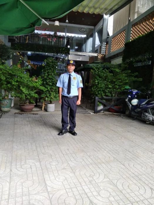 Hình ảnh đội ngũ bảo vệ chuyên nghiệp của Công Ty Hoàng Long